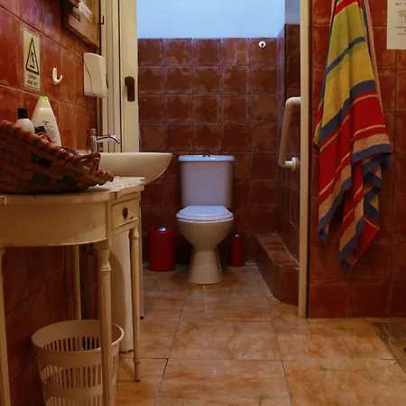 Malti Budget Hostal *