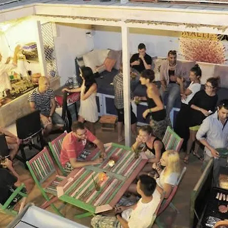 Malti Budget Saint Julian's