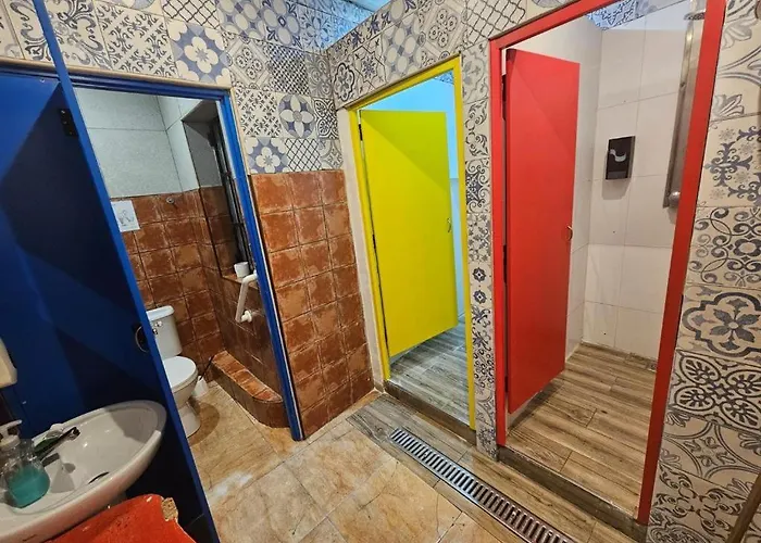 Hostal Malti Budget San Julián