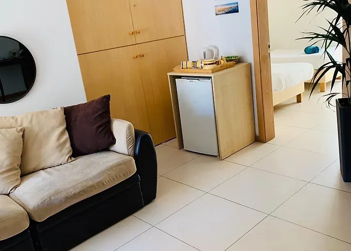 Malti Budget Saint Julian's