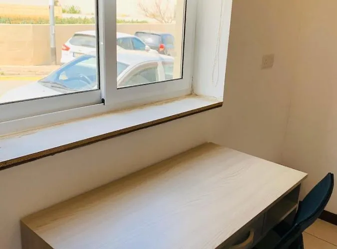 Hostal Malti Budget San Julián