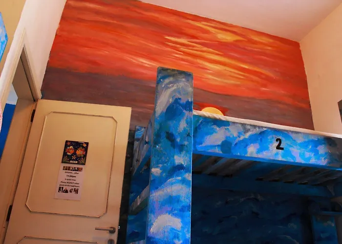 Malti Budget St. Julian's